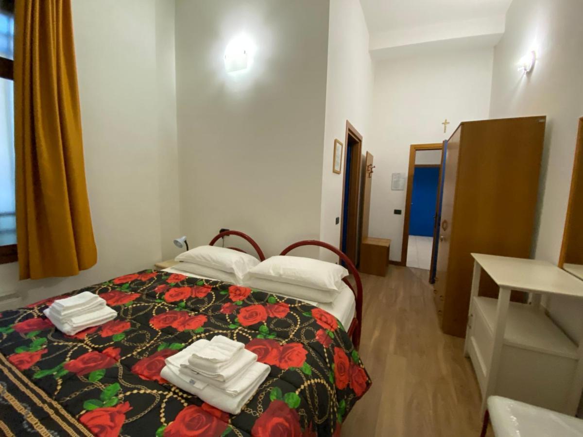 Hotel Casa Santa Caterina E Sant Antonio Padwa Zewnętrze zdjęcie