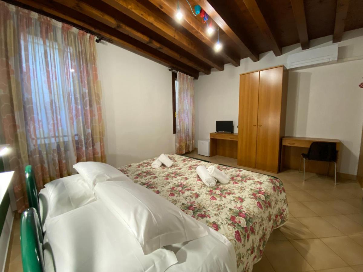 Hotel Casa Santa Caterina E Sant Antonio Padwa Zewnętrze zdjęcie