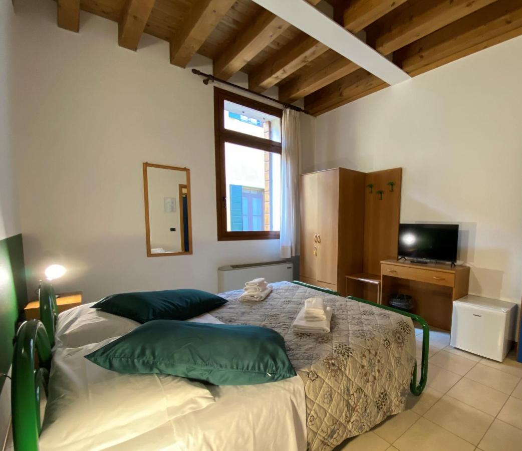 Hotel Casa Santa Caterina E Sant Antonio Padwa Zewnętrze zdjęcie